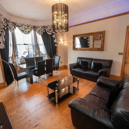 Roomy 1 Level Free Parking * Edinburgh