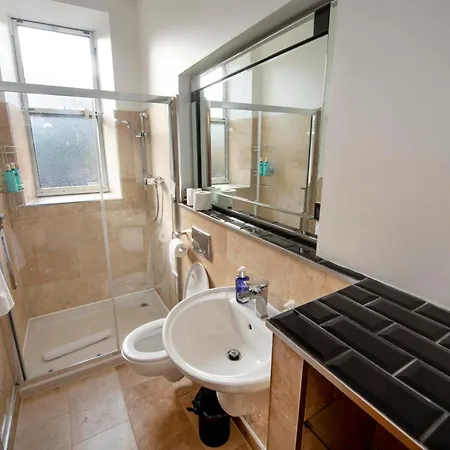 Holiday home Roomy 1 Level Free Parking *