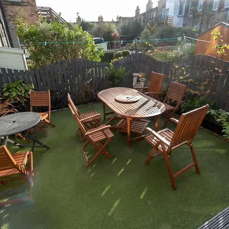 Holiday home Roomy 1 Level Free Parking