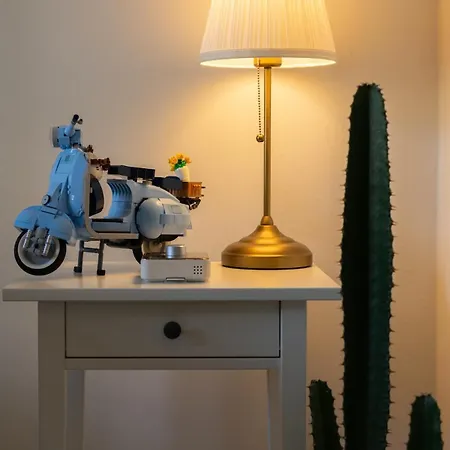 Charming Georgian - Steps To Tram & Centre Apartment *