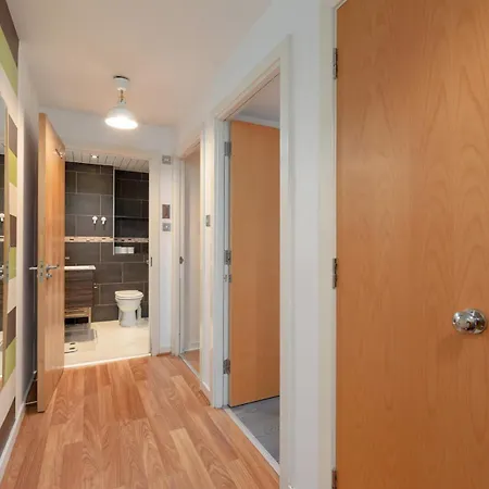 Modern 2-bdr Flat In - Pass The Keys * אדינבורו
