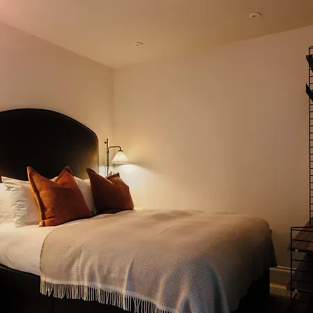 Apart-hotel 33 Castle Terrace