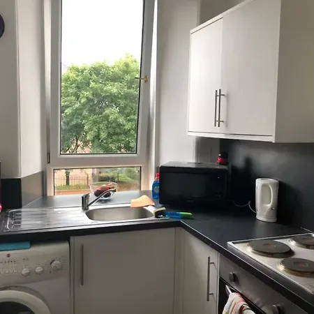 Cosy, Large Double In A Shared Flat * 爱丁堡