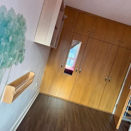 Charming With Electric Heating Free Wifi Edynburg