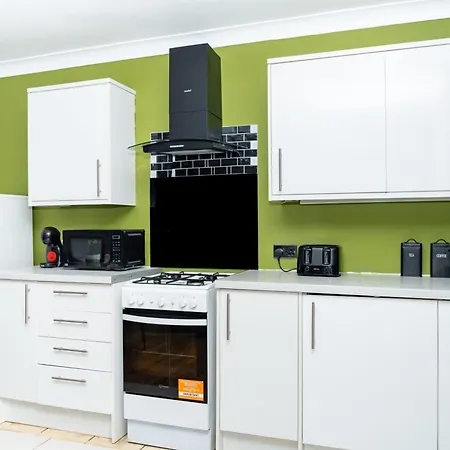 Elegant 1bd, Gym, Parking, Bus To Airport, Sleeps4 *