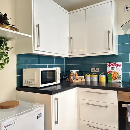 Spacious 1br Flat By Centre 에든버러