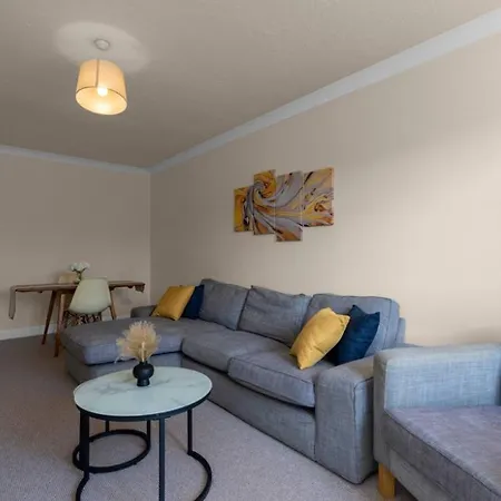 2 Bedroom In Apartment