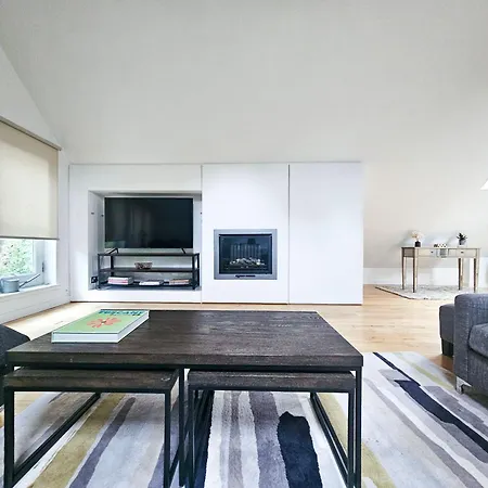 Chic 3-bedroom 2-storey House Near Centre With Free Parking Апартаменты Эдинбург