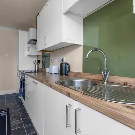 2 Bedroom In Apartment