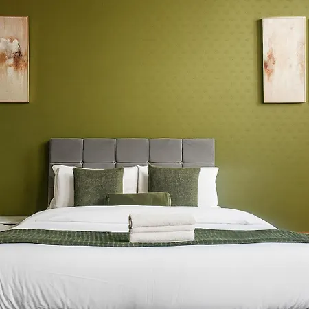 Grand Old Town Home, View, Cinema, Sleeps 10 * Edynburg