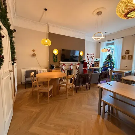 16 Pilrig Bed & Breakfast