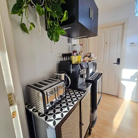 Double With Shared Bathroom Near The Shore And Tram Penzion *