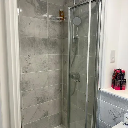 One Bedroom Near Royal Infirmary & Easy Access To Centre * Edinburgh