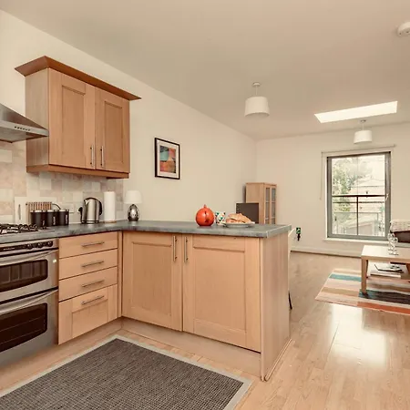 شقة Unique 1 Bed House With Private Parking *