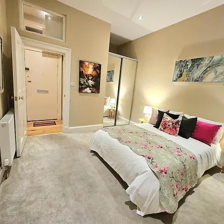 2 Bedroom Apt, 4 Beds, 3 Tv Near Fountain Park Διαμέρισμα Εδιμβούργο