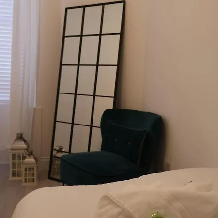 Elegant 3br At Haymarket Διαμέρισμα *