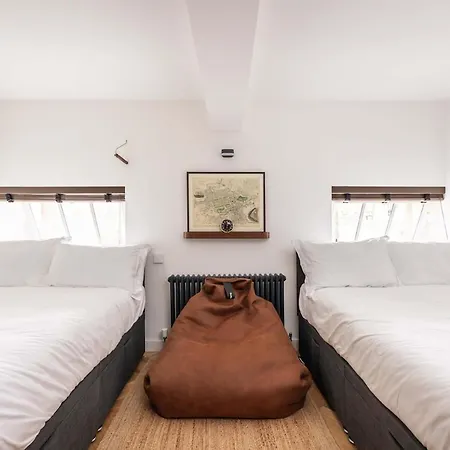 Leith Hospital - A Boutique Family Let In Leith Apartment Edinburgh