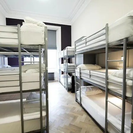 Revolver Hostel *