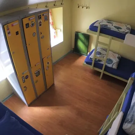 High Street - Over 18s Only, Backpackers Atmosphere (adults Only) *