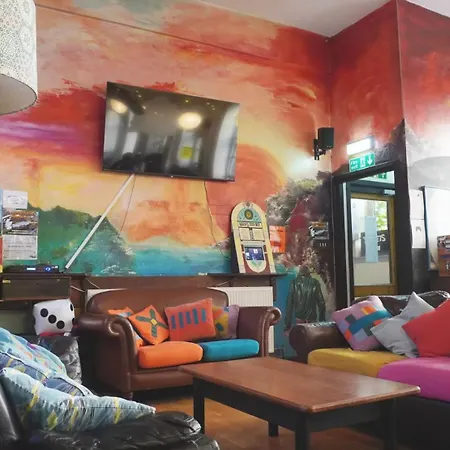 High Street - Over 18s Only, Backpackers Atmosphere (adults Only)