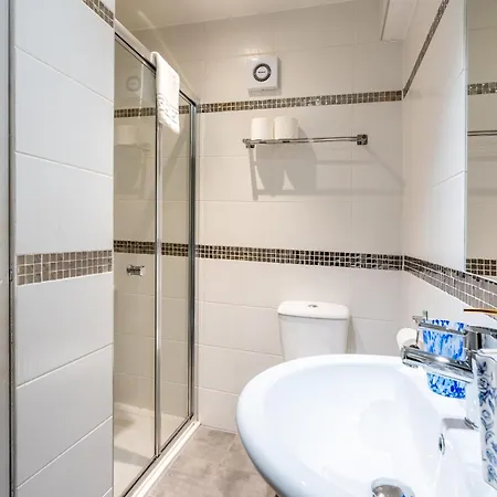 بيت ضيافة The Gifford