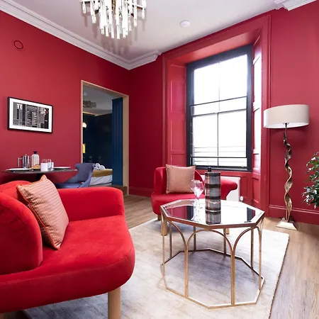30 Castle Street 3*