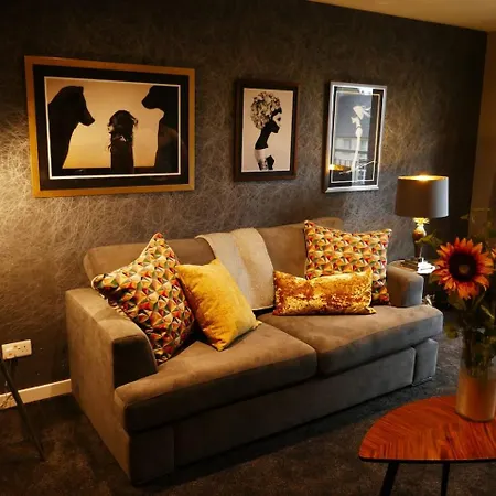 Modern Chic Apartment, Lift Access & Free Parking Apartament Edynburg