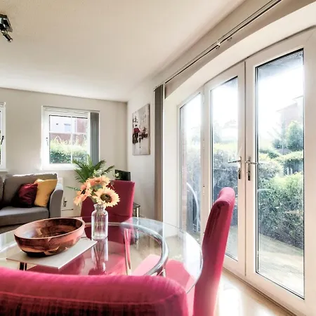 Bright & Modern Flat Daire Edinburgh