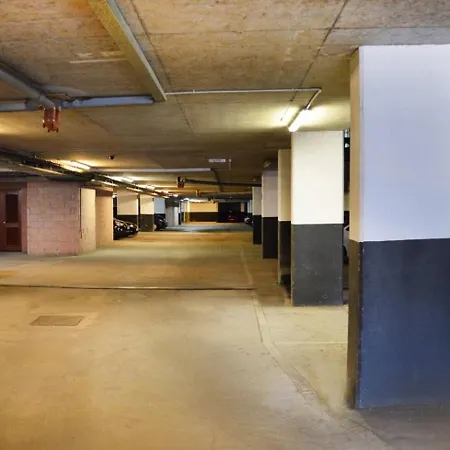 Apartament Modern Chic Apartment, Lift Access & Free Parking *