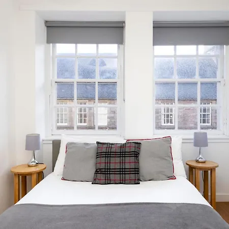 2-bedroom Old Town On Royal Mile Apartman *