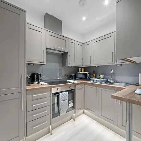 Upper Grove 2 Bedroom - Edynburg
