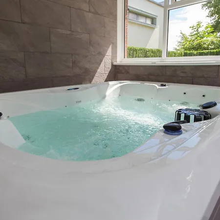 Apartamento Luxurious Townhouse With Hot Tub