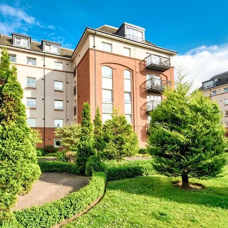 Bright & Modern Flat *