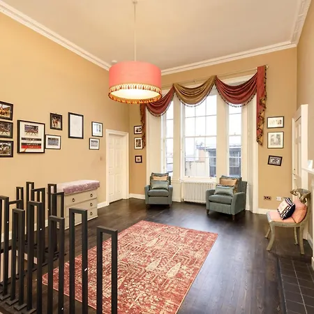 Argyl - 4 Bed On York Place, New Town