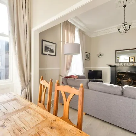 Apartman George Iv Bridge - Superbly Located 3 Bedroom!