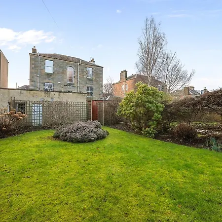 Merchiston 1 In Shared With Parking - * Edinburgh