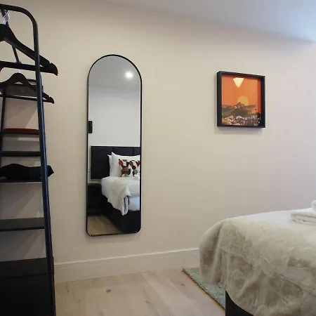 Apartmán Stylish Mezzanine Loft In - Flat 5, Elgin House