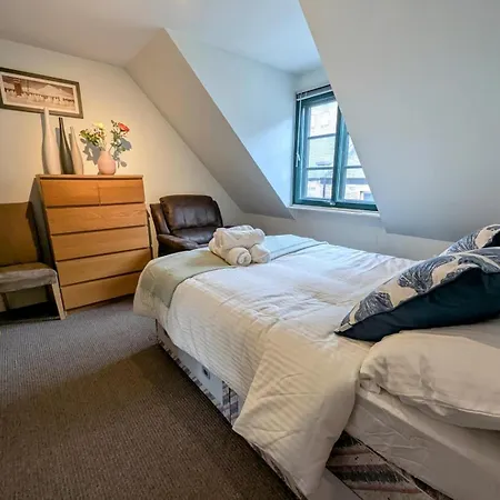 度假居 Center Gem-4bd House! *