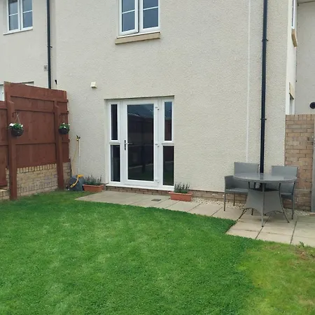 Entire 3 Bedroom House In Suburban Area Edinburgh