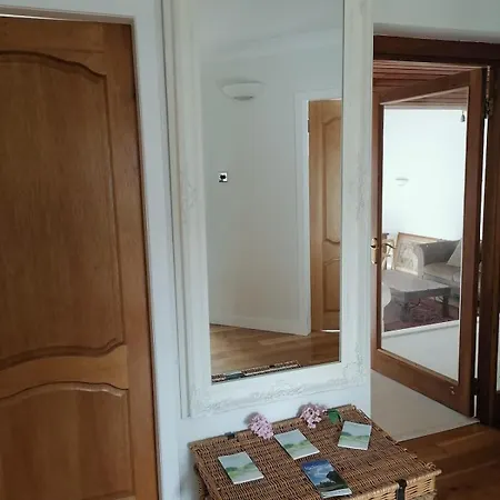 Bedroom In A 4 Bed House, Direct Bus To Center, Silver