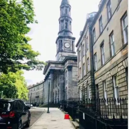 Charming With Private Bathroom In Centre Homestay Edinburgh