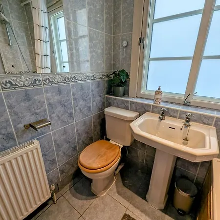 Center Gem-4bd House! Holiday home *