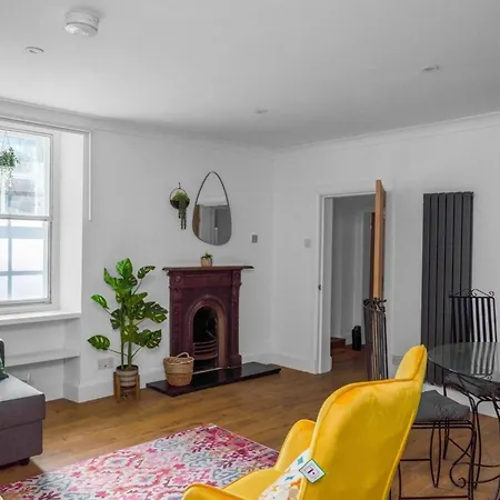 Stylish 1br Urban Stay, Centre *