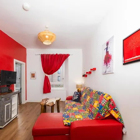 Lovely 2 Bdrm דירה אדינבורו