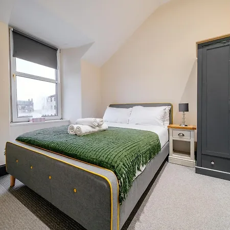 Percys Place Sleep 10, 15 Minute To Centre Free Parking *