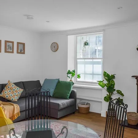 Stylish 1br Urban Stay, Centre *