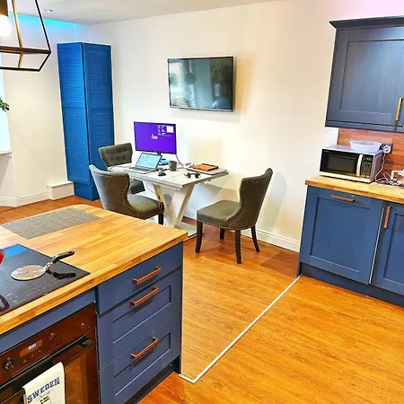 Two-bedroom Retreat Close To Sites * Edinburgh