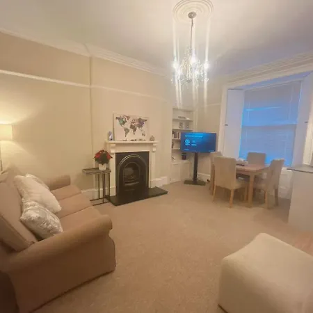 Adorable 2br *