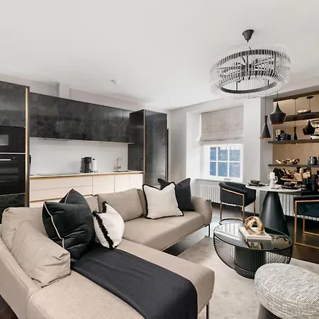 Апартаменты Near Transport - Hot Tub - Fireplace - Sleeps 2