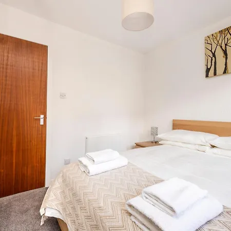 Morningside 2-bedroom - Ground Floor Apartment *